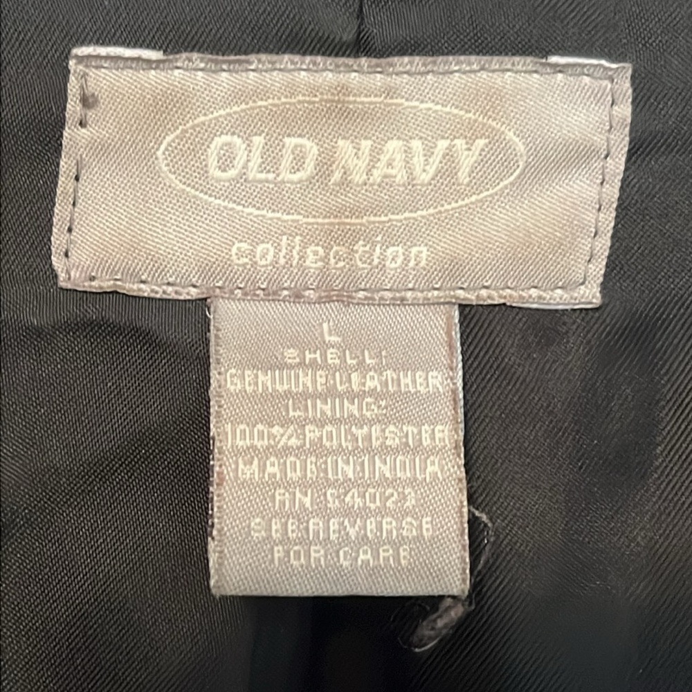 Old Navy 100% genuine leather coat women’s size large button front black - Picture 3 of 5
